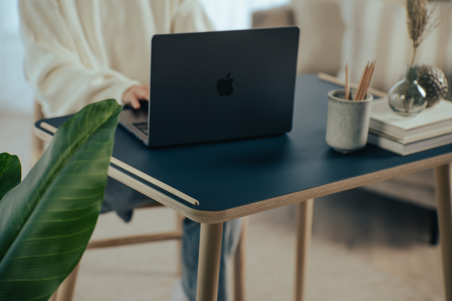 Pop Desk